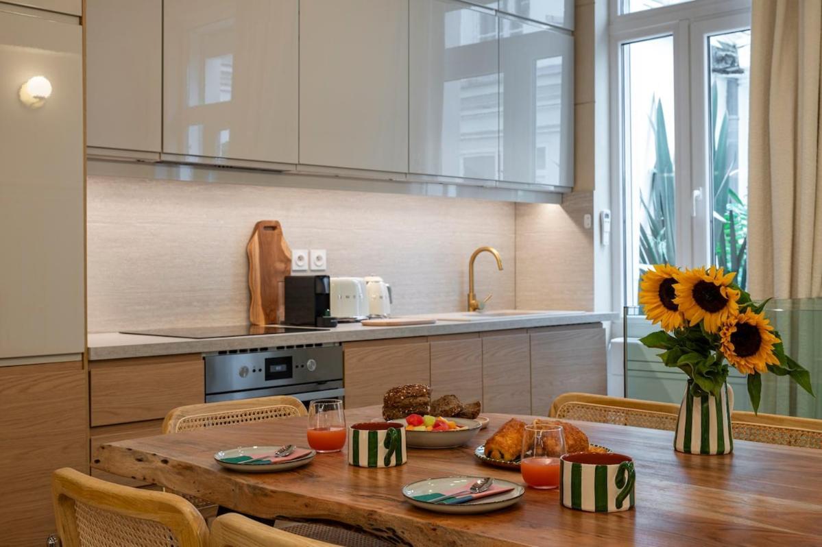 Historic Center Marais Up To 7 People & Ac *
